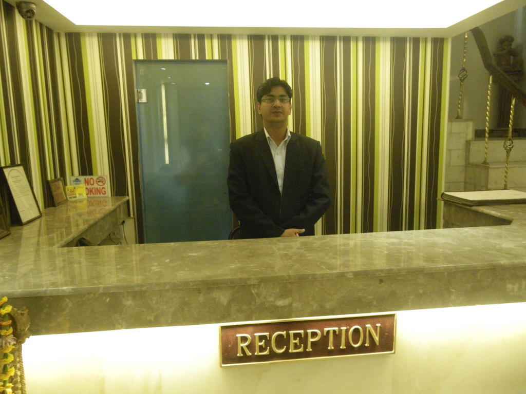 Hotel Metro Continental Delhi Zewnętrze zdjęcie