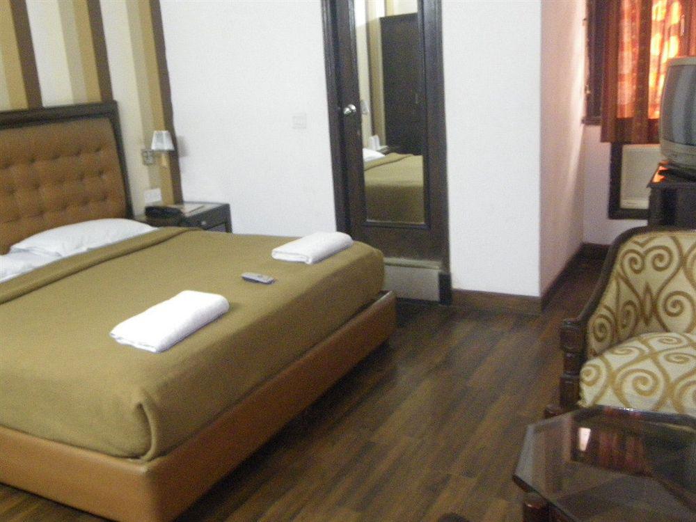 Hotel Metro Continental Delhi Zewnętrze zdjęcie