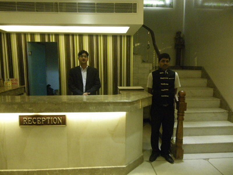 Hotel Metro Continental Delhi Zewnętrze zdjęcie